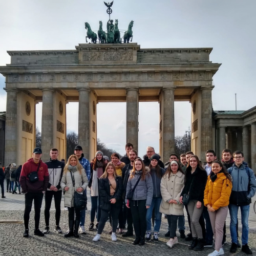 f1fd1887-0d69-4768-8e3d-3fbb5dca278a